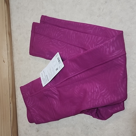 Athleta Pants - Athleta ultimate stash pocket capri size XXS nwt